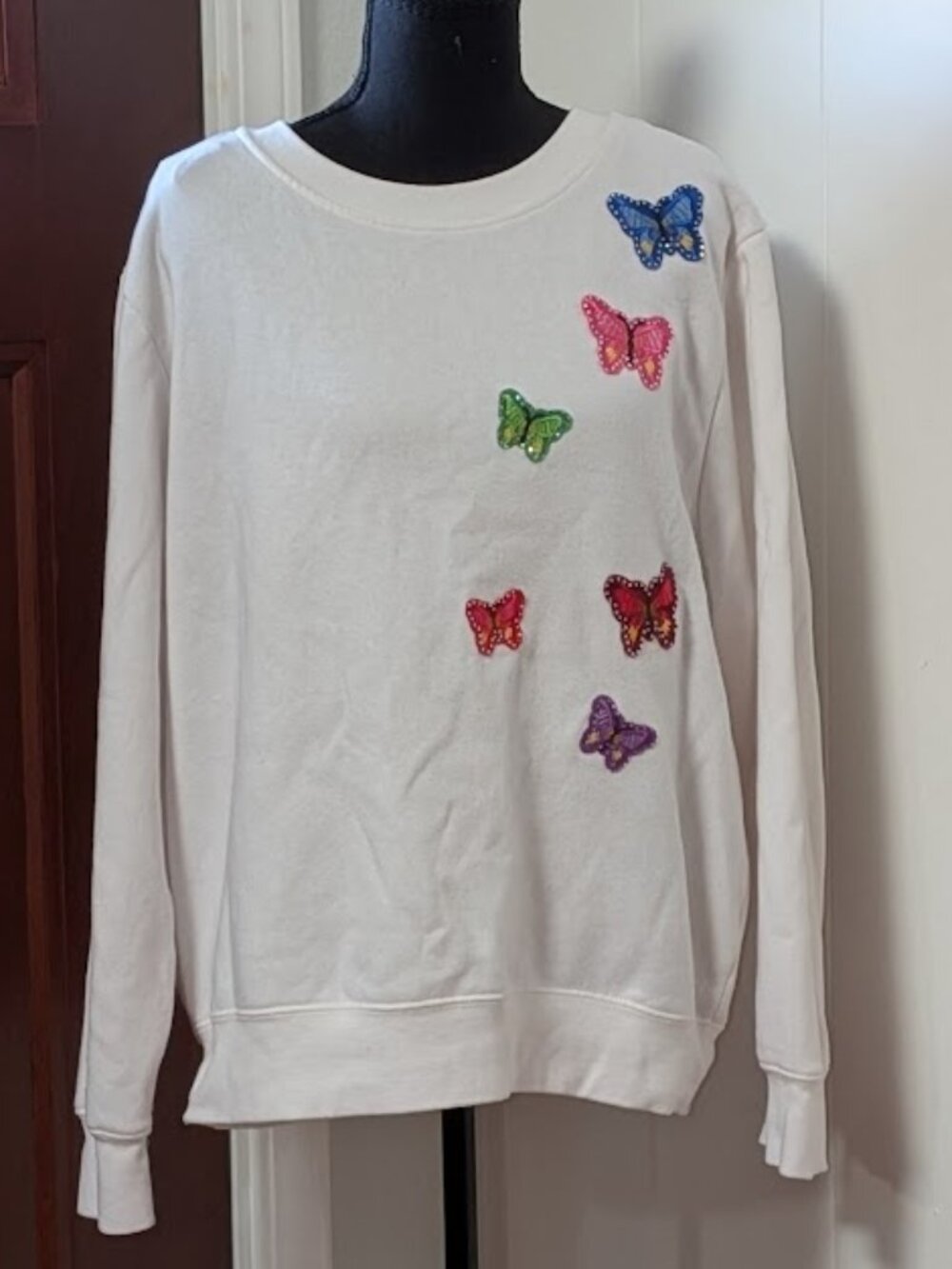 "The Sweatshirt Project" White with Butterfly Crewneck Sweatshirt Size Large